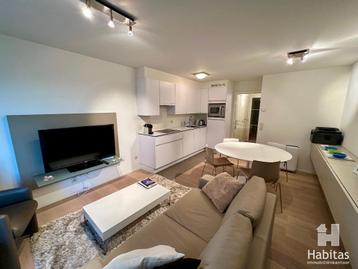 Stijlvol ingericht appartement met zijdelings zeezicht, cent beschikbaar voor biedingen