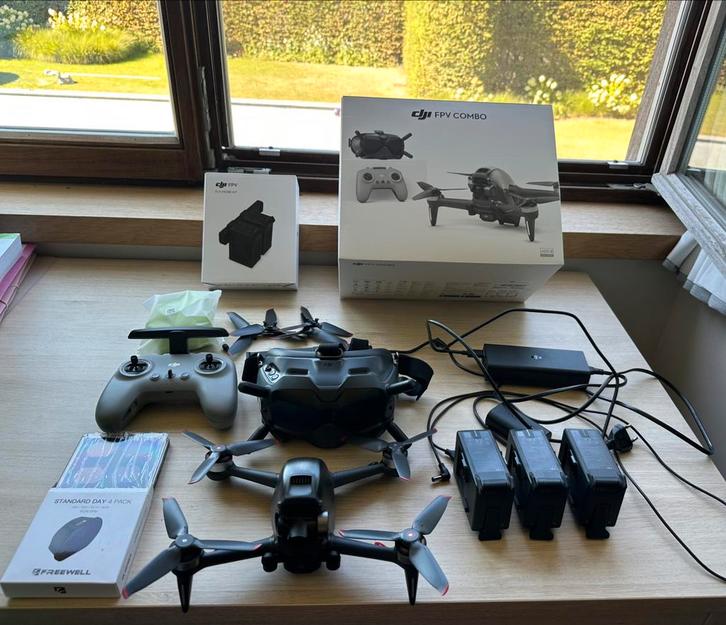 DJI FPV COMBO + FLY MORE KIT, Audio, Tv en Foto, Drones, Zo goed als nieuw, Drone met camera, Ophalen of Verzenden