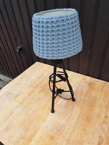 schemerlamp beschikbaar voor biedingen