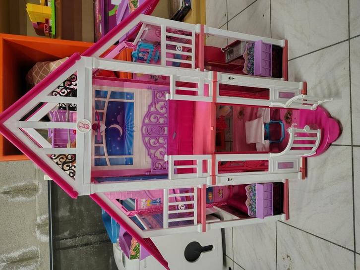 Barbie huis, Kinderen en Baby's, Speelgoed | Poppenhuizen, Zo goed als nieuw, Accessoires, Ophalen