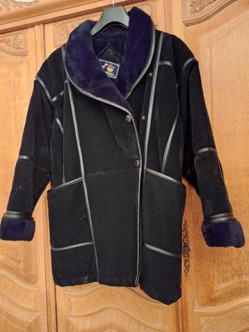 Manteau vintage disponible aux enchères