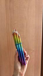 Crayons à colorier arc en ciel, Hobby & Loisirs créatifs, Comme neuf, Crayon ou Feutre