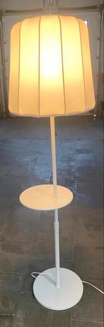 Grote mooie Ikea-lamp (geïntegreerde telefoonoplader), Huis en Inrichting, Lampen | Tafellampen, Ophalen, Gebruikt