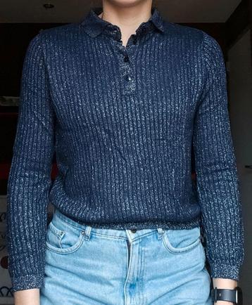 Blauwe glitterpolo maat M. Edited beschikbaar voor biedingen