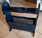 Porte journaux en bois de couleur bleu. D'occasion., Huis en Inrichting, Woonaccessoires | Krantenbakken en Lectuurbakken, Ophalen