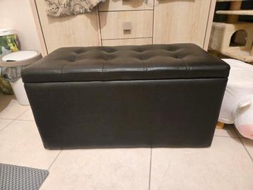 Grand pouf / banc avec rangement intérieur beschikbaar voor biedingen