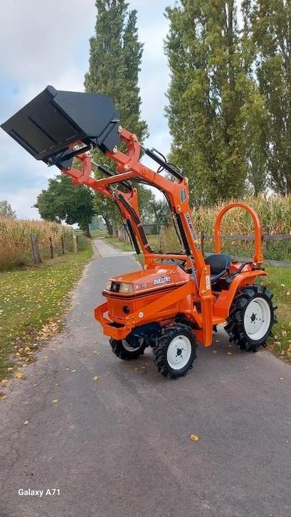COMPLEET nieuwe kubota minitractor 18pk met voorlader 4x4!!, Zakelijke goederen, Landbouw | Tractoren, Ophalen
