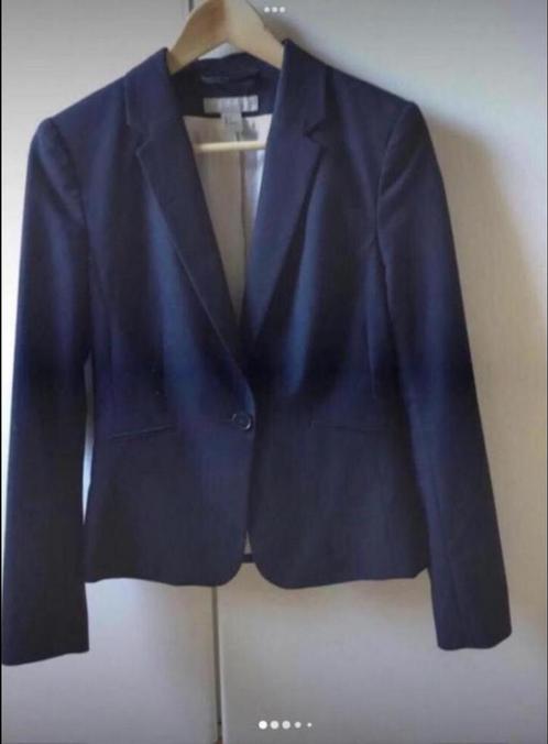 Marine blauw kort jasje type blazer., Vêtements | Femmes, Vestes & Costumes, Comme neuf, Manteau, Taille 36 (S), Bleu, Enlèvement ou Envoi