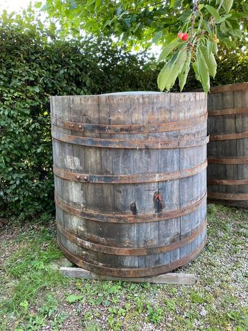 Grande foudre de chais , tonneau , hot tub 