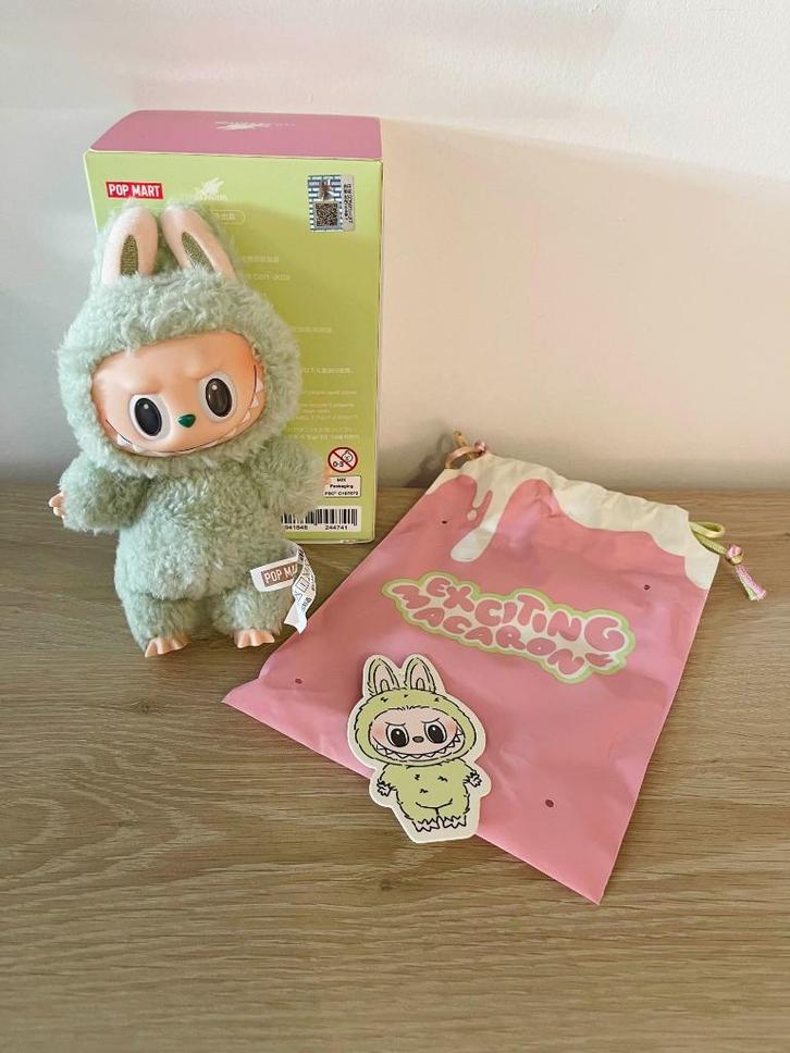 POP MART The monsters V1: Exciting Macaron - Green Grape, Verzamelen, Poppetjes en Figuurtjes, Nieuw, Ophalen