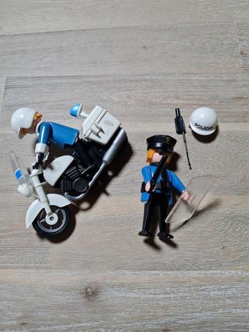 agent met motor - agent met scherm beschikbaar voor biedingen