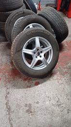 Audi Q5 banden+velgen 235/65/17 all sezone
Met bouten, Ophalen, Band(en)