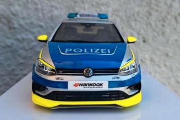 VW GOLF R,POLIZIE OP 1/18, NIEUW IN DE DOOS  beschikbaar voor biedingen
