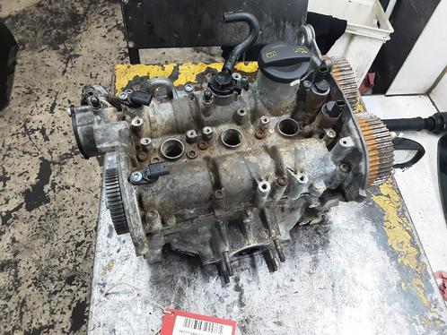 CILINDERKOP Skoda Fabia III Combi (NJ5) (04C103063AB), Auto-onderdelen, Motor en Toebehoren, Skoda, Gebruikt