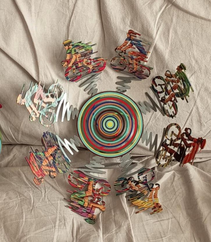 D. GERSTEIN Pop Art Metal „Cyclists Bowl” Colorful Wall Art, Antiek en Kunst, Kunst | Designobjecten, Ophalen