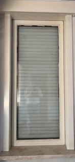 Houten raam, dubbel glas, met rolluik, Ophalen, Raamkozijn, Zo goed als nieuw, Inclusief glas