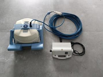 Zwembadrobot Dolphin beschikbaar voor biedingen