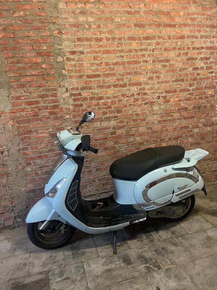 DS Venice Capri 50 – Lichtblauwe Scooter, Fietsen en Brommers, Snorfietsen en Snorscooters, Gebruikt, Overige merken, Benzine