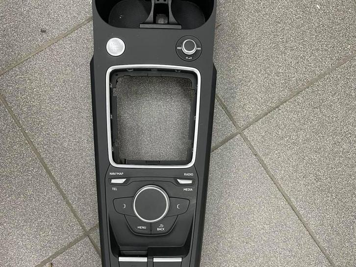 Infotainmentsysteem upgraden, Diensten en Vakmensen, Auto en Motor | Monteurs en Garages, Overige werkzaamheden, 24-uursservice