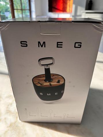Smeg messenblok beschikbaar voor biedingen