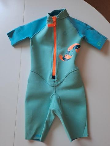 Jumpsuit van neopreen 6 jaar beschikbaar voor biedingen