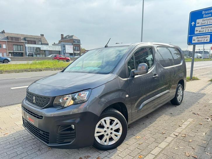 Peugeot Partner XL 2019 AUTOMAAT 129dkm 3zitpl. Navi Camera, Auto's, Bestelwagens en Lichte vracht, Bedrijf, Te koop, 360° camera