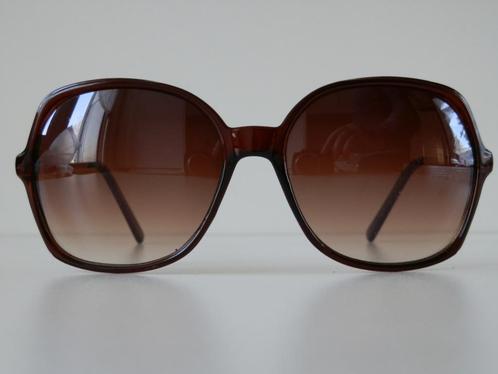Montini zonnebril. Italian design., Handtassen en Accessoires, Zonnebrillen en Brillen | Dames, Zo goed als nieuw, Zonnebril, Overige merken