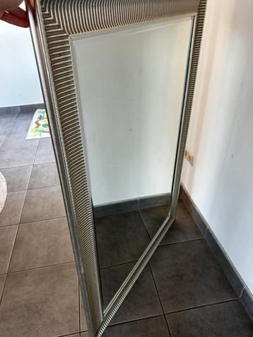Ikea spiegel beschikbaar voor biedingen