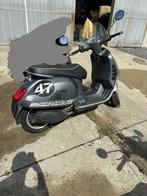 Vespa GTS 300 Super Sport ( Grijze Kleur NR47), Scooter, 300 cc, Motorrijbewijs A, Bedrijf