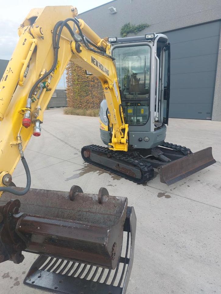 Minigraver New holland  27.2 sr, Zakelijke goederen, Machines en Bouw | Kranen en Graafmachines, Ophalen