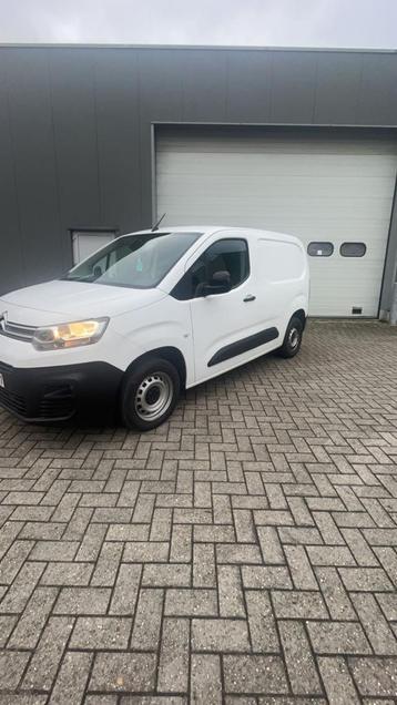 Bestelwagen/ lichtevracht te huur beschikbaar voor biedingen