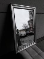 Glazen Spiegel met Luxe Ornament Kader – Zilver 105x74 cm, 100 tot 150 cm, Rechthoekig, Zo goed als nieuw, 50 tot 75 cm