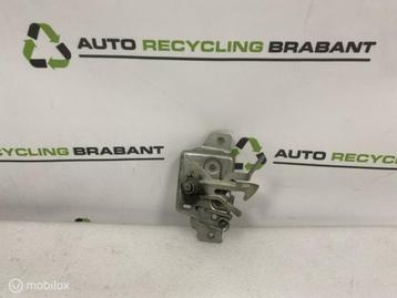 Motorkapslot Renault Clio 3 ORIGINEEL 8201004024 beschikbaar voor biedingen