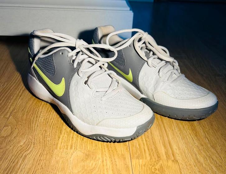 Zo Goed Als Nieuw: Nike Tennisschoenen Maat 40,5, Sport en Fitness, Tennis, Zo goed als nieuw, Schoenen, Nike, Ophalen of Verzenden