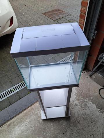 Leeg aquarium SuperFish+staander.Zie mijn andere zoekertjes beschikbaar voor biedingen