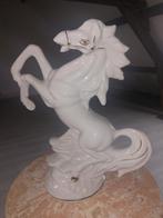 Statue en porcelaine en forme de cheval 1970, Enlèvement ou Envoi