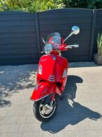2 x Vespa 300 (GTS HPE bwj 2022en Touring bwj 2018) te koop, Motoren, Motoren | Piaggio, Scooter, 300 cc, Particulier, Minimaal motorrijbewijs A2