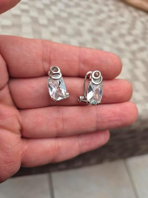 Prachtige zilverkleurige crystal oorbellen in perfecte staat, Handtassen en Accessoires, Oorbellen, Zo goed als nieuw, Ophalen of Verzenden
