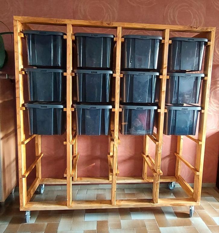 Stevig houten opbergrek op wielen 20 opbergbakken – handig, Huis en Inrichting, Kasten | Stellingkasten, Zo goed als nieuw, Ophalen