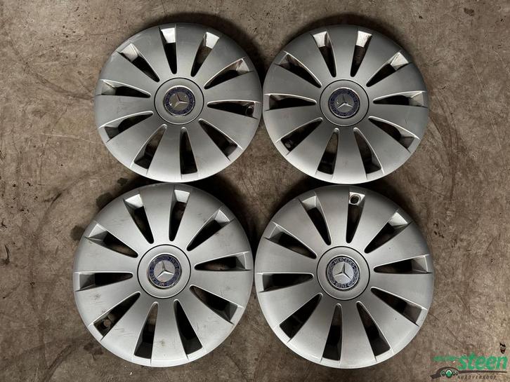 Mercedes Citan 15 Inch Wieldoppen A2464010024 A2464000025, Autos : Divers, Enjoliveurs, Utilisé, Enlèvement ou Envoi