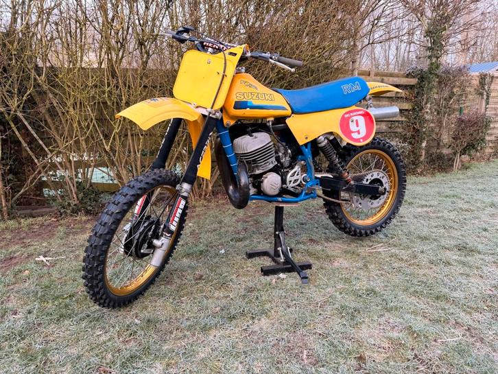Suzuki RM 400 twinshok Te Koop, Fietsen en Brommers, Brommers | Oldtimers, Ophalen