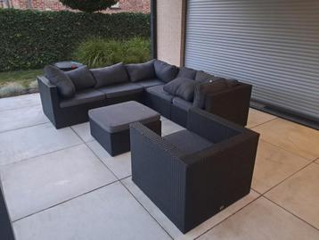 Loungeset met kussen  beschikbaar voor biedingen