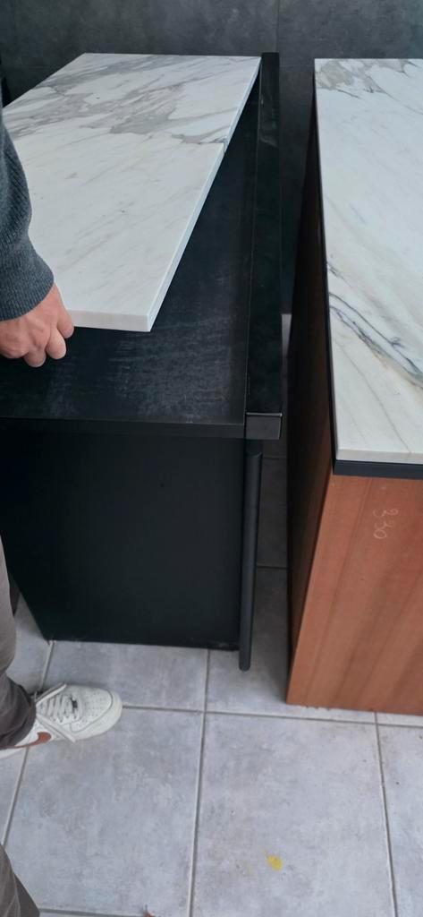 Kasten en tafel met wit marmere platen, Antiek en Kunst, Antiek | Meubels | Kasten, Ophalen