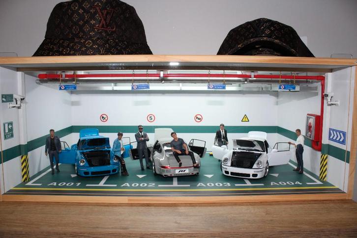 Porsche Almost Real Diorama 1/18, Hobby & Loisirs créatifs, Voitures miniatures | 1:18, Comme neuf, Voiture, Autres marques, Enlèvement