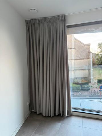 Gordijnen kiezelkleur Leenbakker beschikbaar voor biedingen