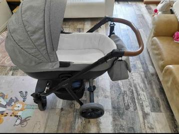 Quax kinderwagen  beschikbaar voor biedingen