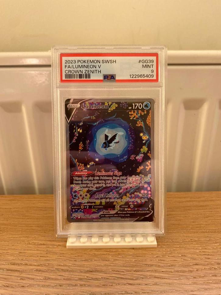 Lumineon V PSA9 GG39/GG70 - Pokemon Kaart, Hobby en Vrije tijd, Verzamelkaartspellen | Pokémon, Nieuw, Losse kaart, Foil, Ophalen of Verzenden