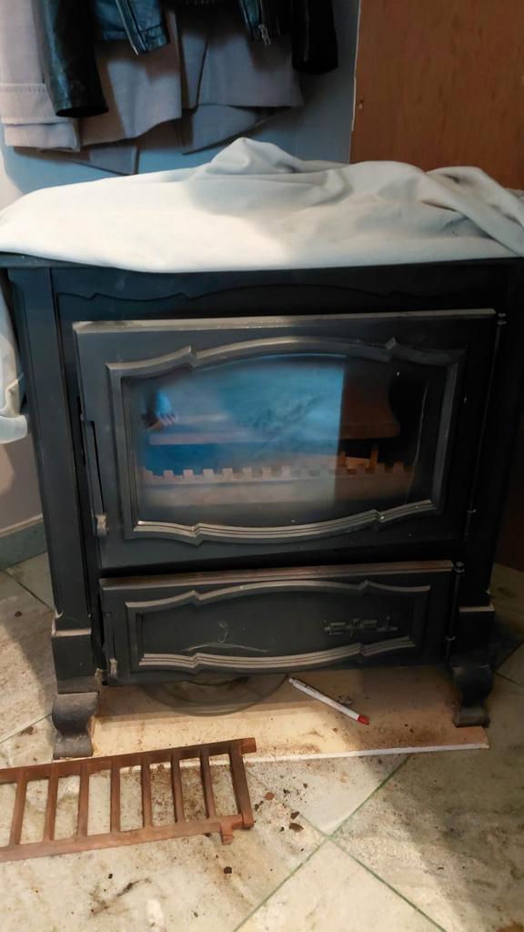 Kachel hout of kolen Efel, Huis en Inrichting, Kachels, Zo goed als nieuw, Vrijstaand, Kolenkachel, Hout, Ophalen of Verzenden