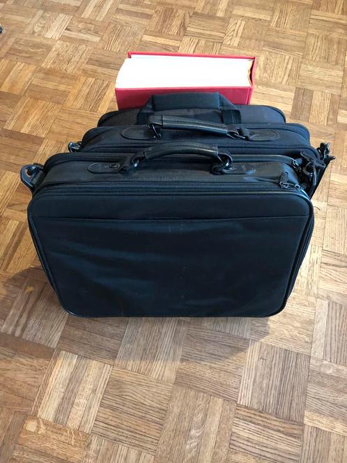 Set van 3 zwarte Targus-aktetassen perfecte staat, Computers en Software, Laptoptassen, Zo goed als nieuw, Ophalen of Verzenden