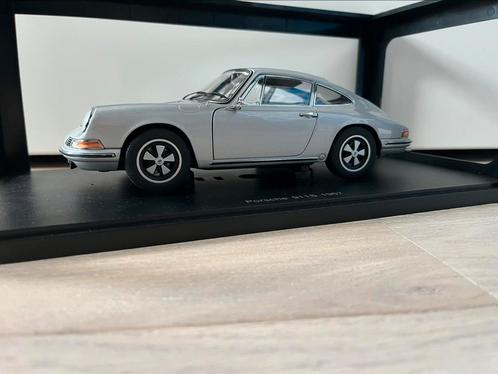 Porsche 911 S 1967 zilver #77916 Autoart 1:18, Hobby en Vrije tijd, Modelauto's | 1:18, Zo goed als nieuw, Auto, Autoart, Ophalen of Verzenden